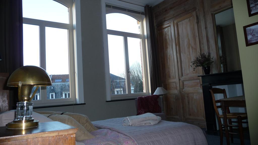 リール La-Lilloise Bed & Breakfast 部屋 写真